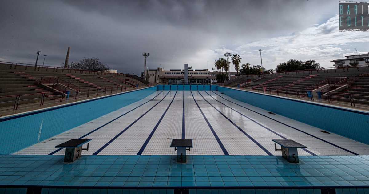 Bari, Stadio del nuoto: la desolazione della grande piscina scoperta. �� a rischio crollo�